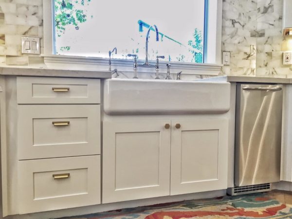 farmhouse sink white cabinet