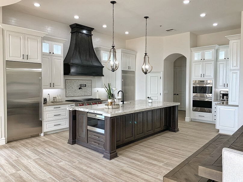 Transitional Modern Kitchen in Shea Paradise